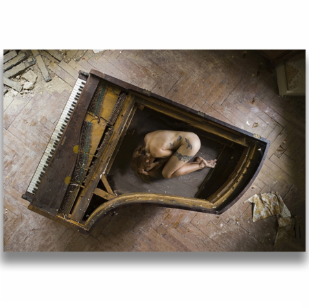 abandoned-piano-drone-urbex