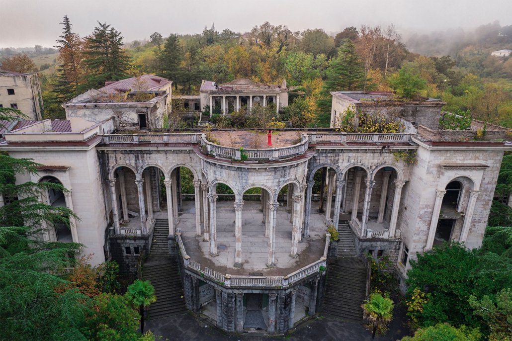 photographie autoportrait urbex dans lieu déserté sensation d’isolement