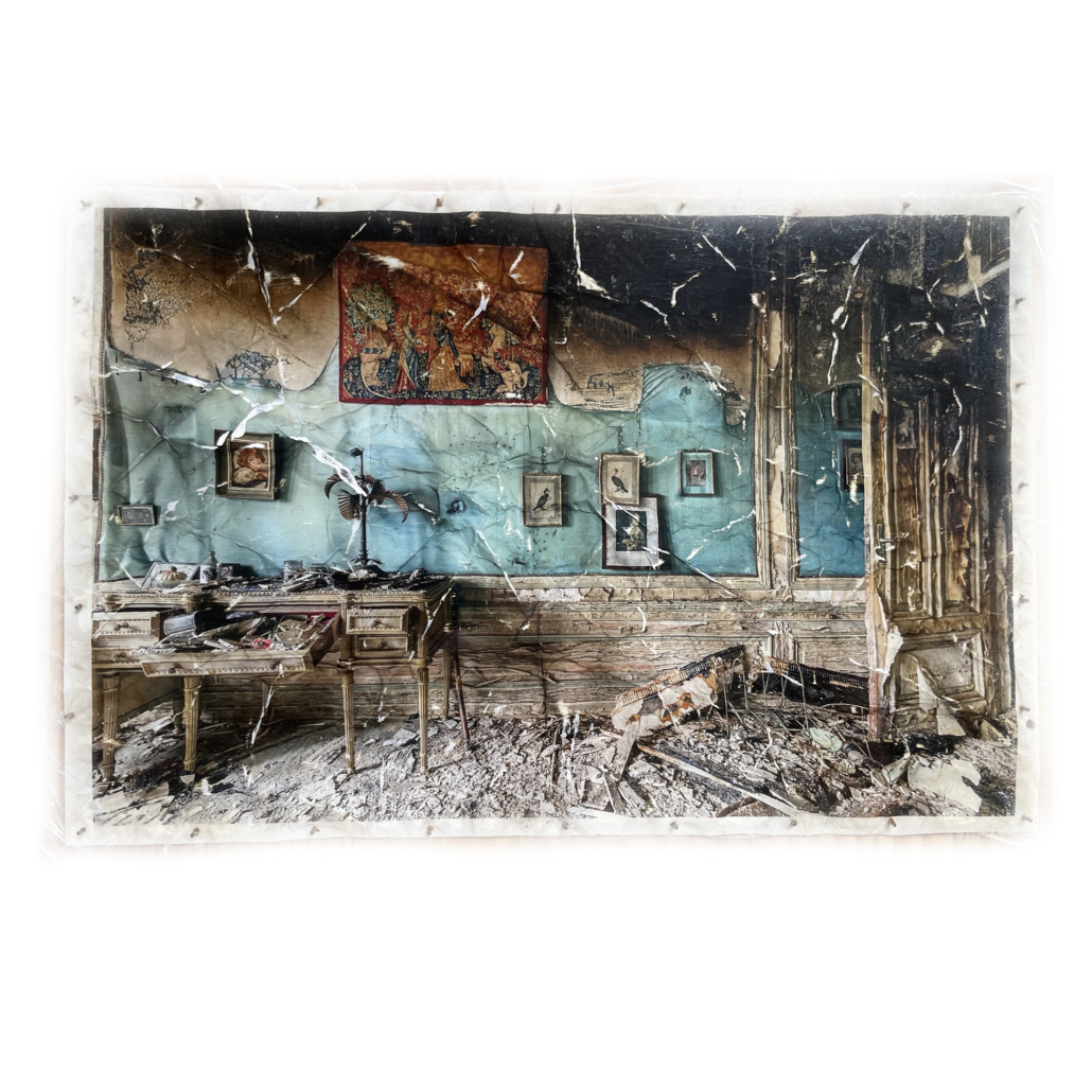 Photographie urbex d’un espace abandonné évoquant un univers post-apocalyptique.